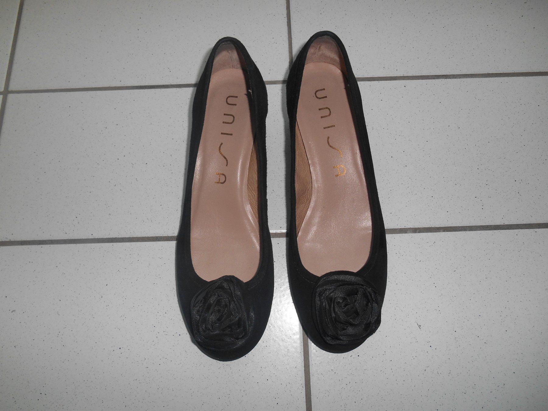 Unisa Scarpe da donna: Unisa Leder-Pump schwarz Grösse 39 – Usato da Basel venduto da fafa68 1