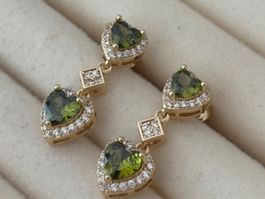 Luxus Elegante Zirkonia Ohrstecker  Farbe: Gold / Olive