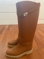 Jumping Boots/NP 2,550/Box @ Dustbags