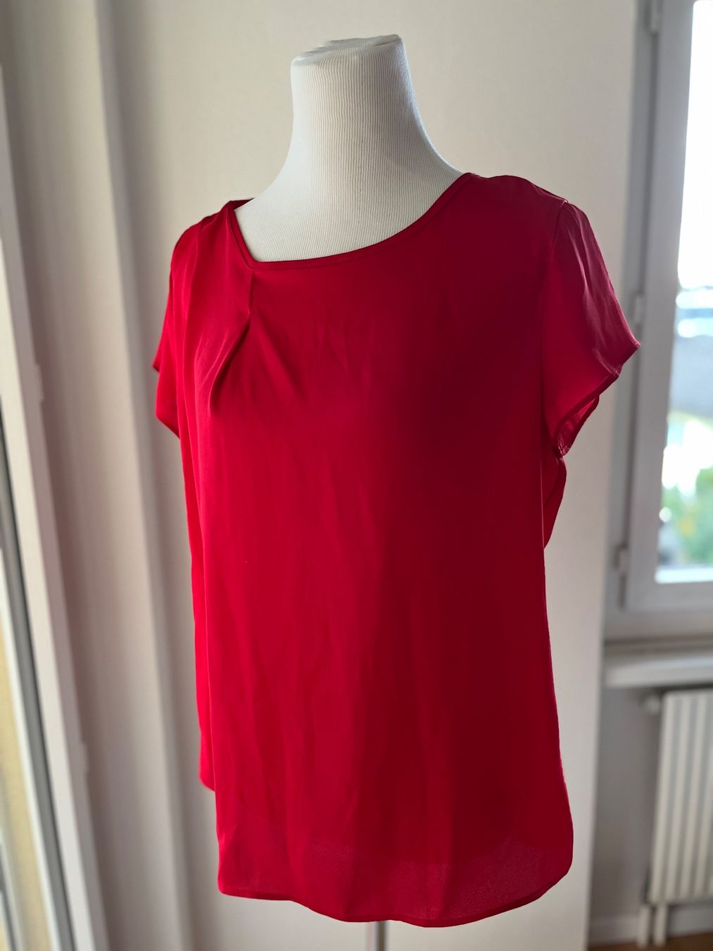 Blusen: Blusen 2er-Set -schlicht und doch speziell – Gebraucht aus Ostermundigen von ser_cg8z 1
