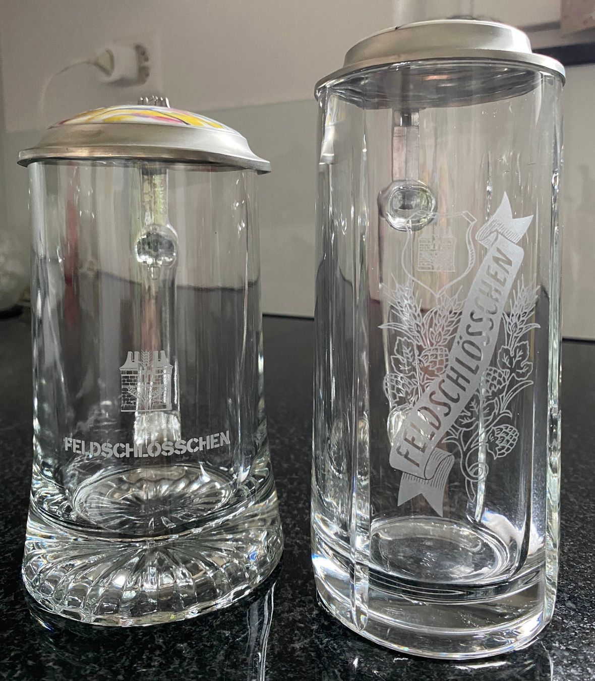 Feldschlösschen Bicchieri: 2 Bierkrüge mit Zinndeckel, Feldschlösschen – Usato da Däniken SO venduto da dan_7qwn 8