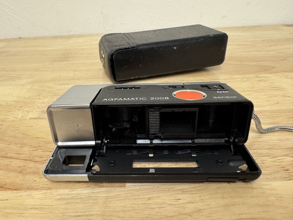 Agfa Fotocamera: Kompaktkamera Agfamatic 2008 Sensor mit Tasche gebraucht – Usato da Birsfelden venduto da inf_l2yy 2