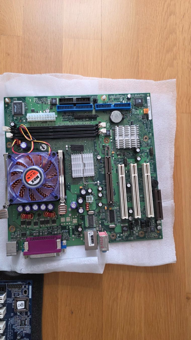 Cartes mère: Mainboards 3 Stück – Défectueux à Zürich par Lemon007 3