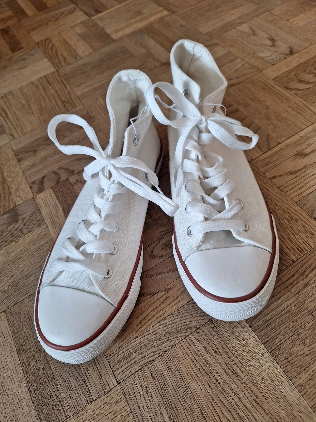 Herrenschuhe: Turnschuhe beige Chicorée Gr. 39 – Neu und originalverpackt aus Grenchen von Belinda0607