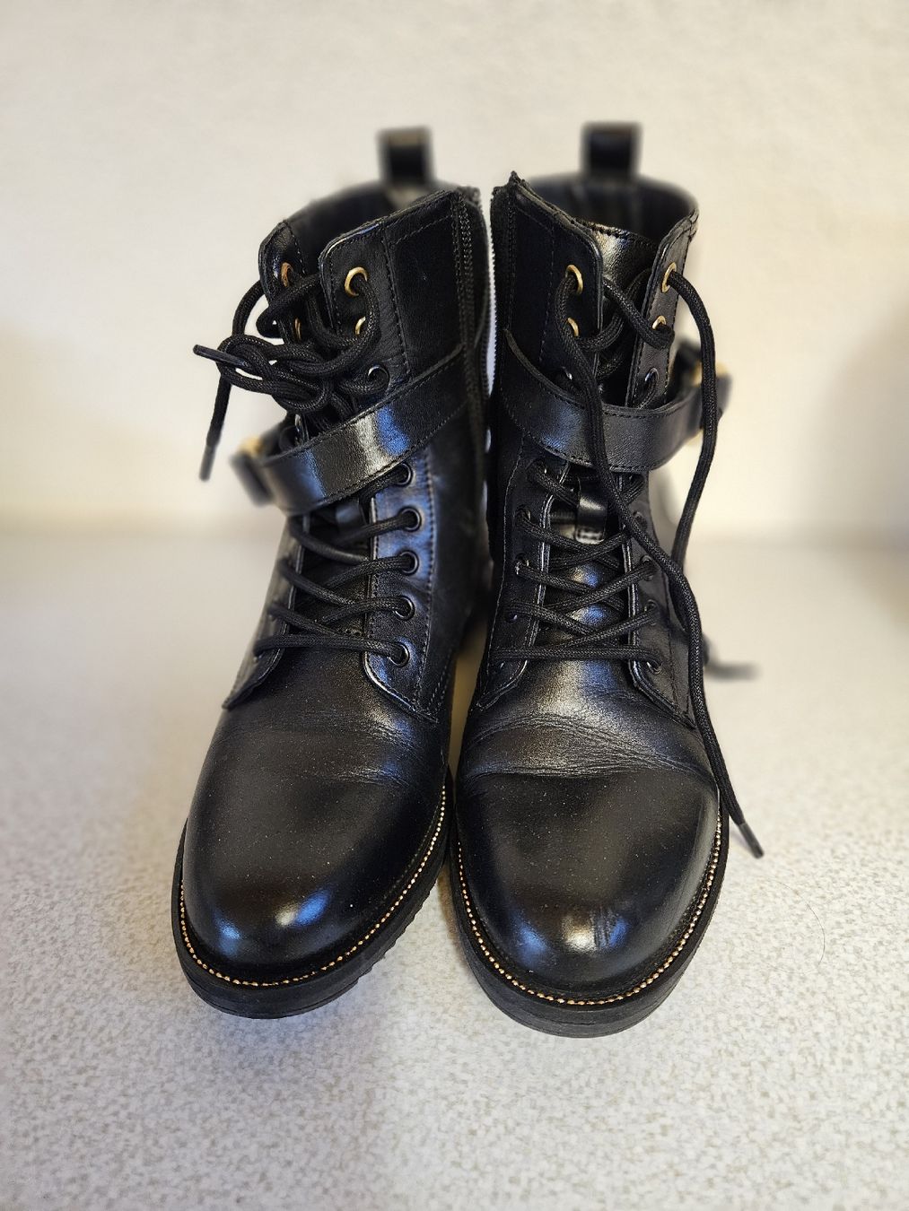 Damenschuhe: Venturini Stiefeletten + RS Leder schwarz Gr. 38 – Gebraucht aus Urdorf von Colina
