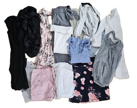 Grosses Paket Gr. S -  mit Kleidli Hosen Oberteilen Shorts