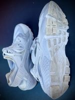 Nike Air Huarache "Triple White" – Gr. 38.5