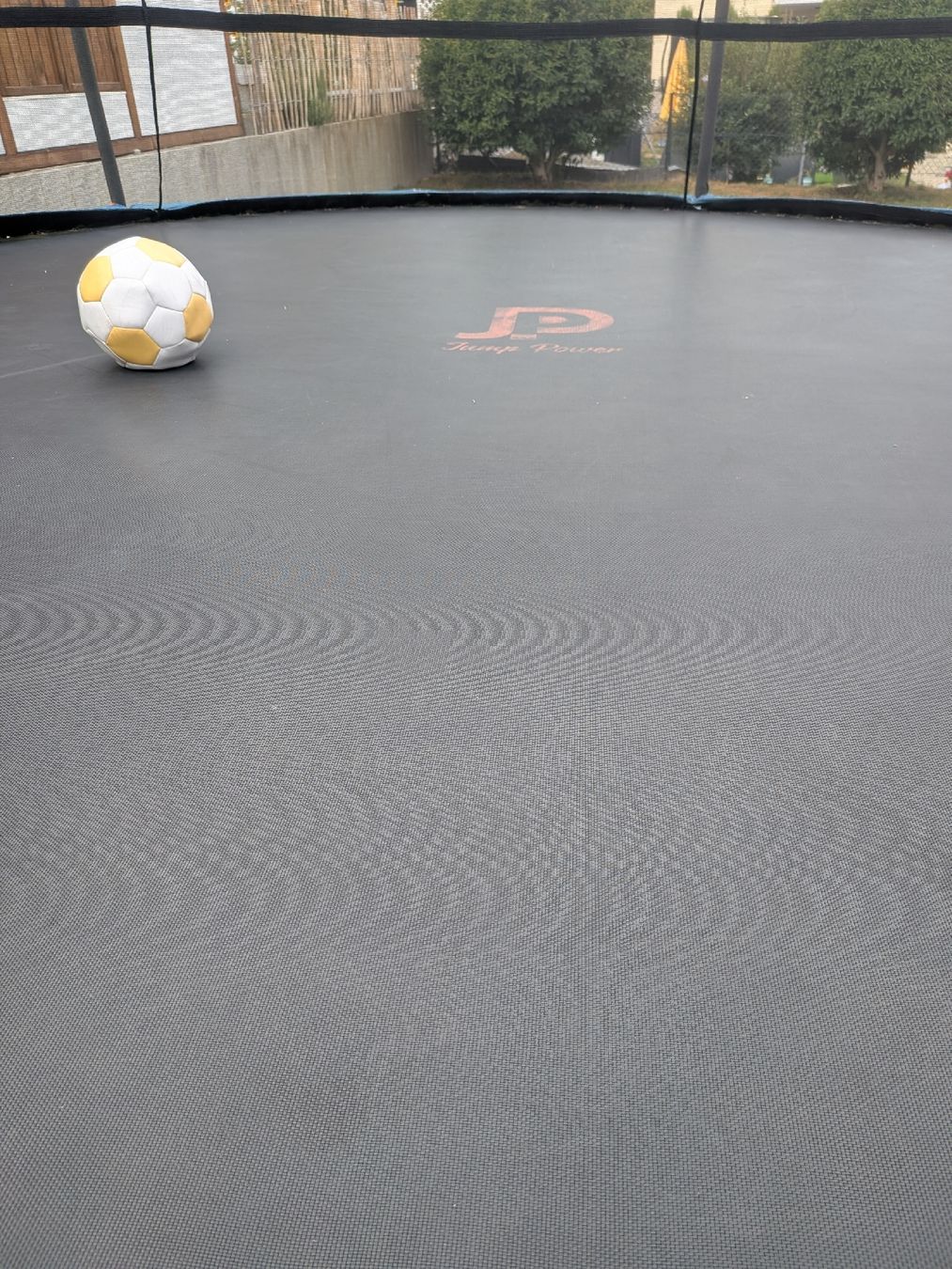 Trampolines: Trampolin gebraucht – D'occasion à Hofstetten SO par famburgert 1