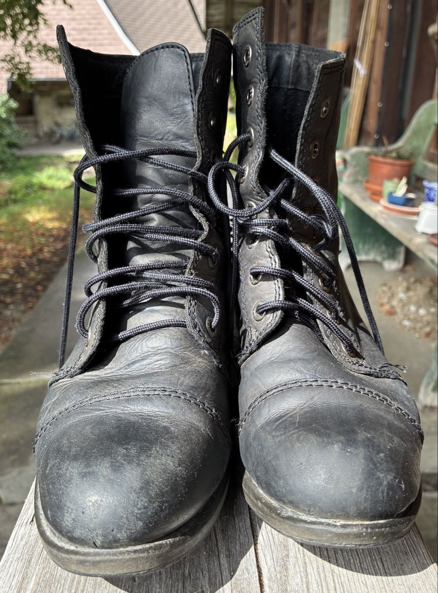 Damenschuhe: Coole Boots mit Spikes, vintage – Gebraucht aus Ranflüh von SwR_E19