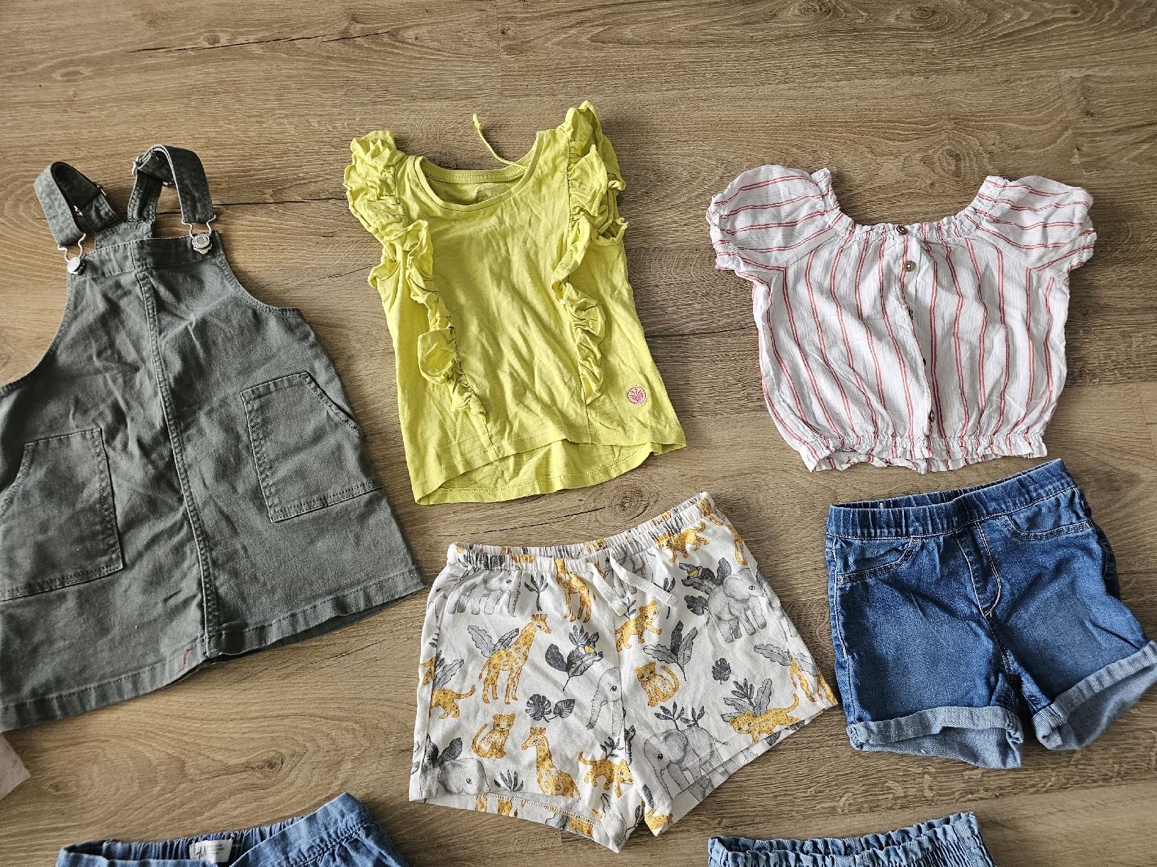 Ensembles coordonnés: Sommer Set Mädchen, Grösse 104/110 – D'occasion à Grosshöchstetten par Qenko 2