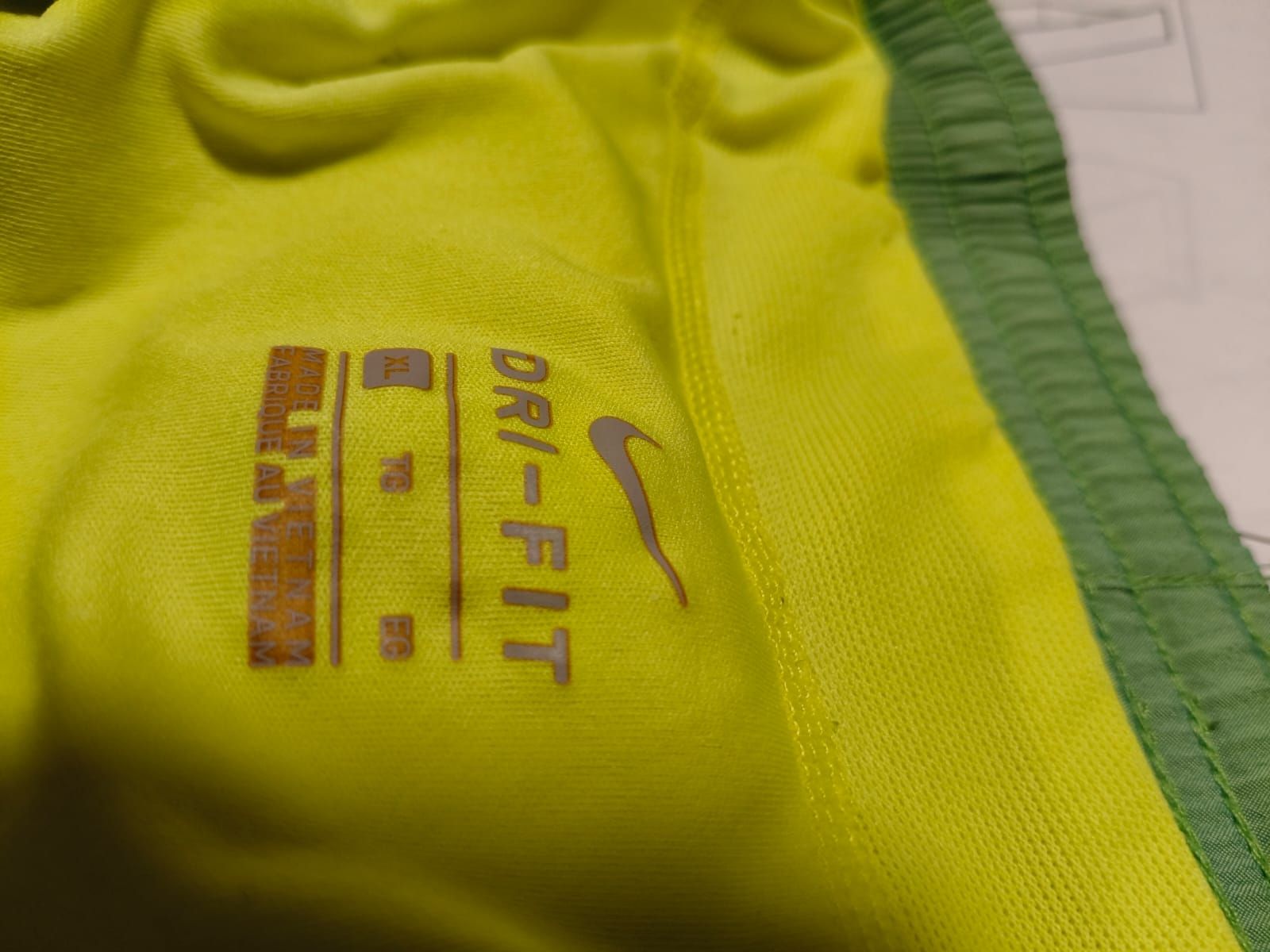 Nike Pantaloni: Nike Dri-FIT running short XL – Nuovo (secondo la descrizione) da Crassier venduto da mlleoce 2