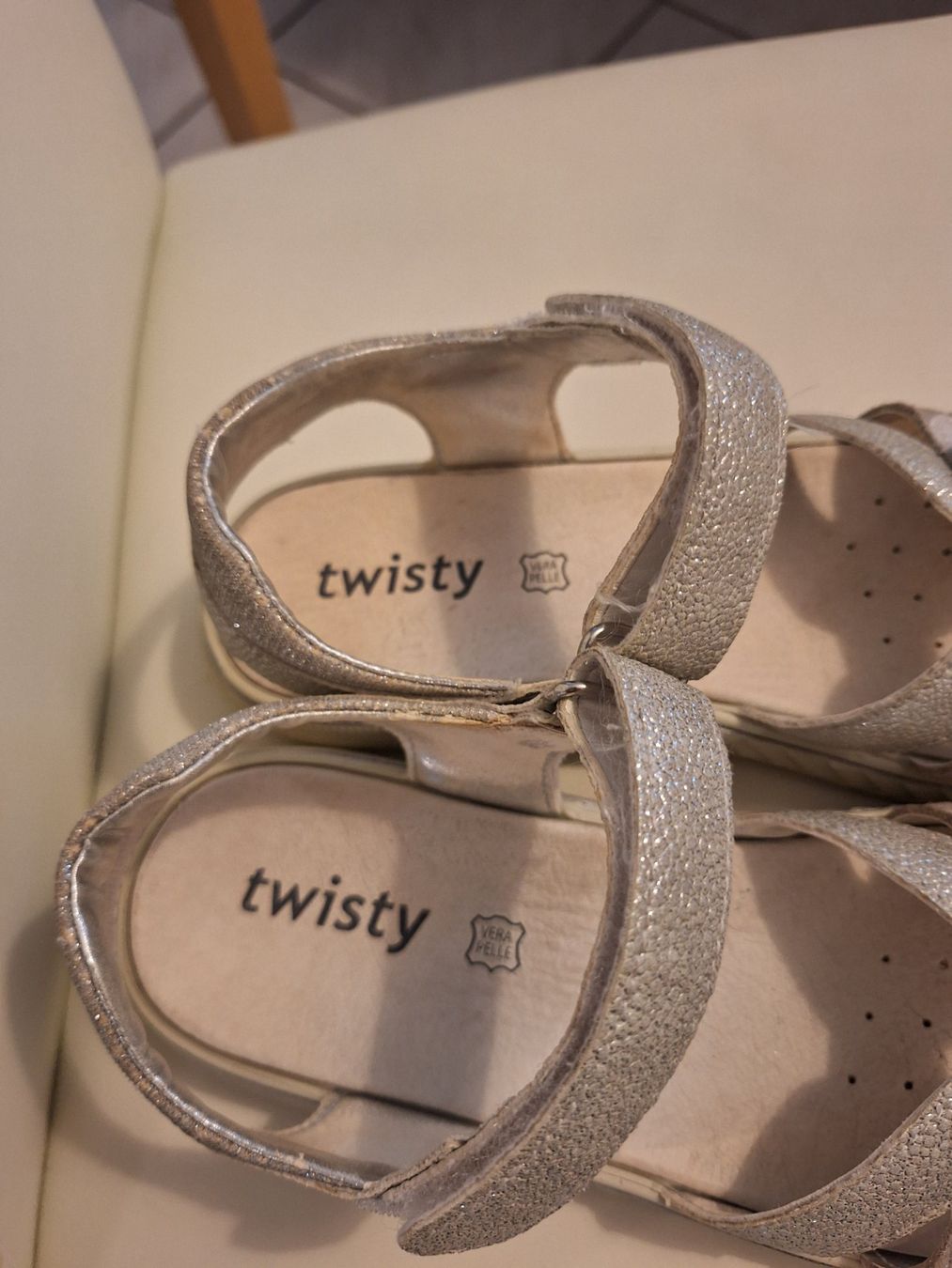 Scarpe per ragazze: Twisty Mädchen Sandalen Gr. 37 – Usato da Biberist venduto da rospel 1