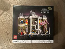 LEGO Icons 10326 - Natural History Museum
