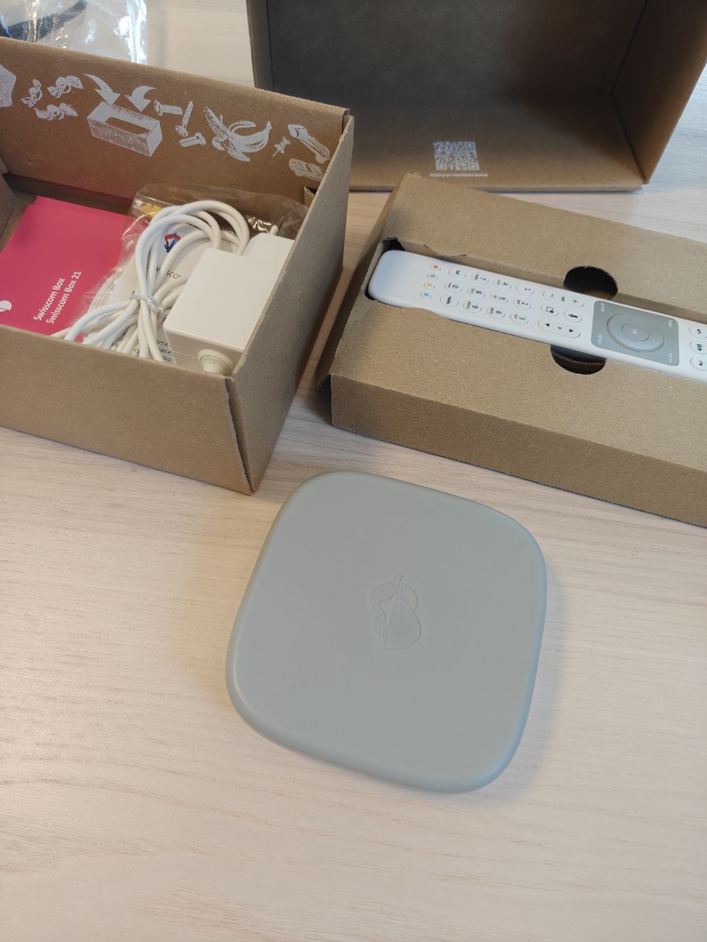 Swisscom Sistemi audio & multimediali: Swisscom Box 21 TV Box – Nuovo (secondo la descrizione) da Ste-Croix venduto da Art1404