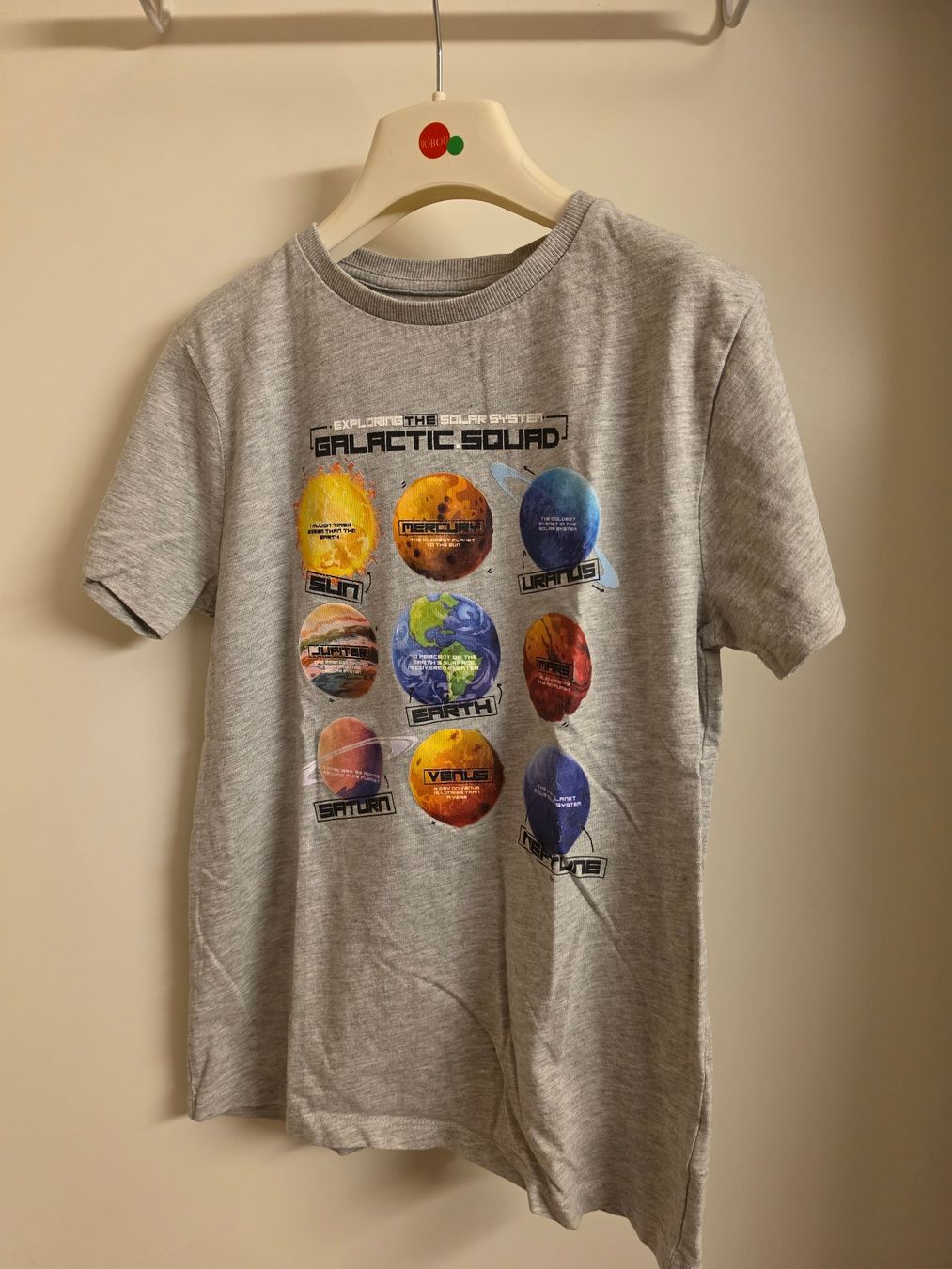 Next Hemden, T-Shirts & Polos: T-Shirt Planeten Gr. 134 – Gebraucht aus Zürich von Pemberleys