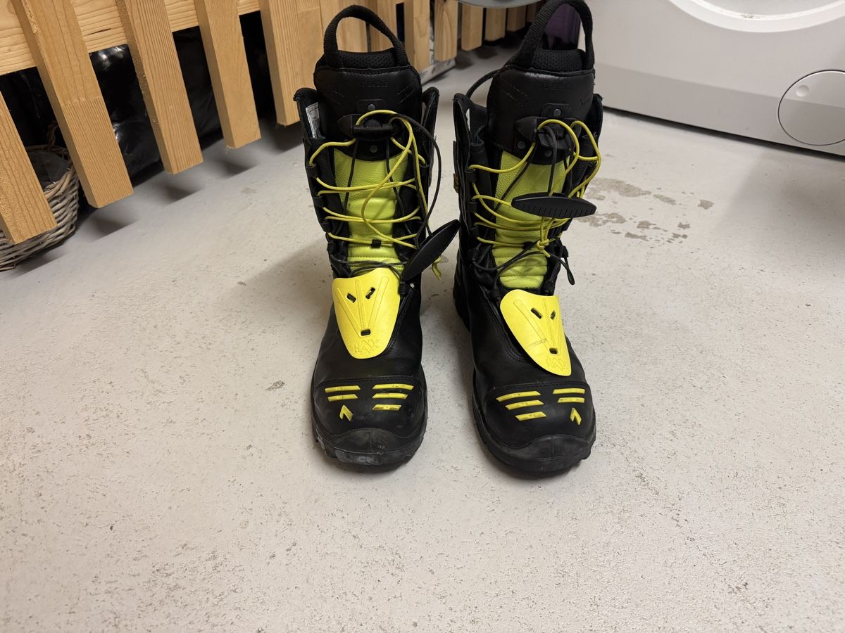 Haix Scarpe da uomo: Neuwertige HAIX Fire Eagle Feuerwehrstiefel – Usato da Elgg venduto da Guggi_