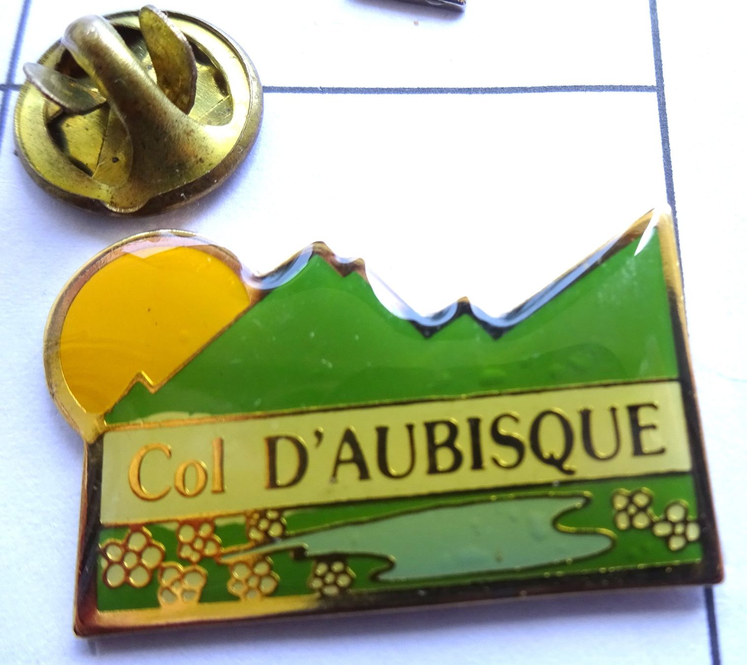 Placchette & Badge: Pin Col  D AUBISQUE  Berge – Usato da Utzenstorf venduto da BUtter81