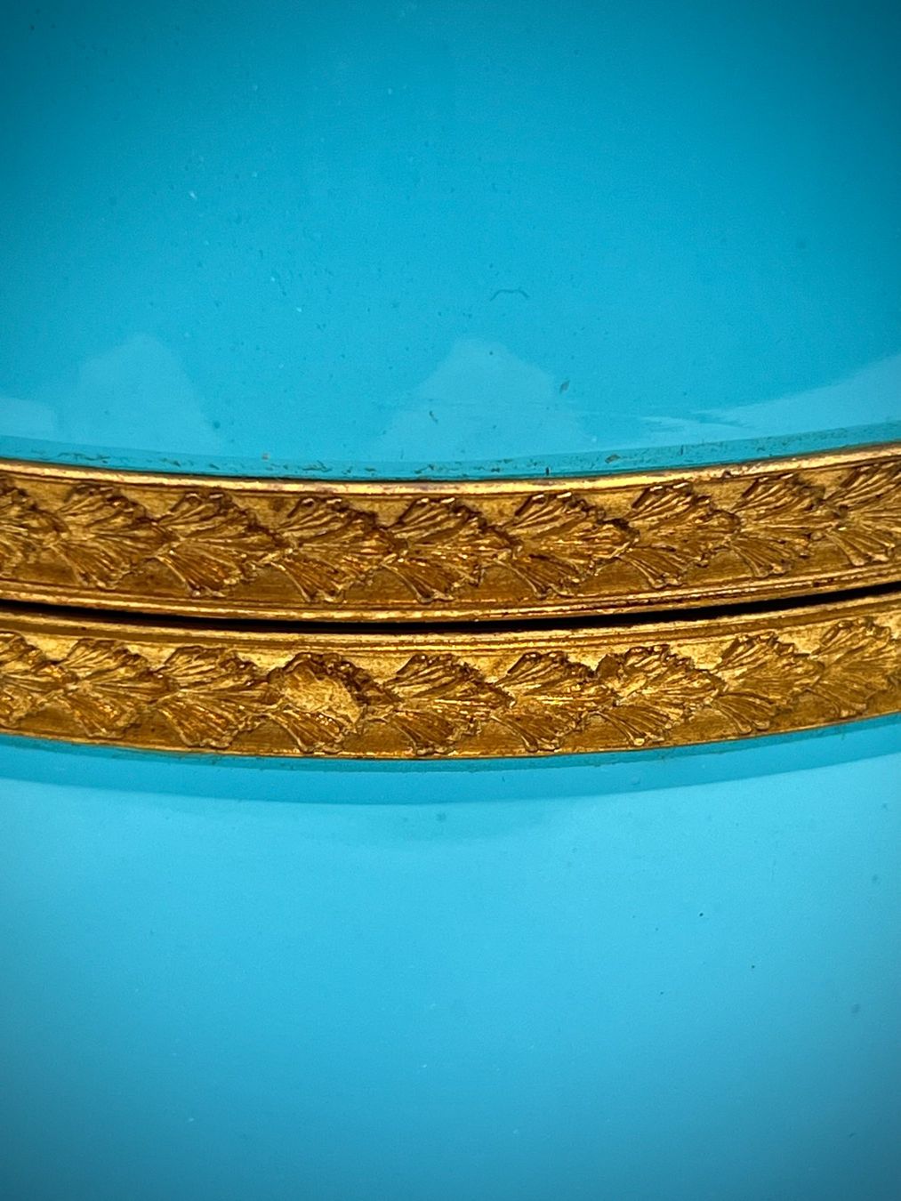 Flaconi: Französisches Opaline‑Glasobjekt mit Ormolu‑Monturen – Usato da Männedorf venduto da MrAnderson 1