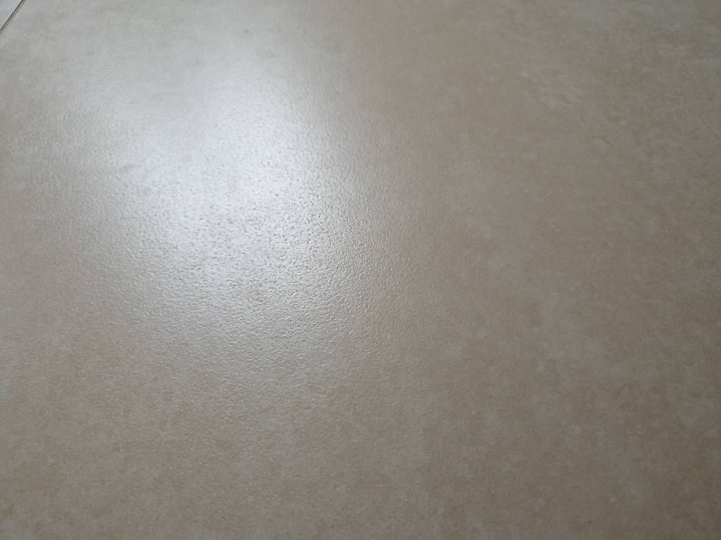 Bodenbeläge: Feinsteinzeugplatten 60x60cm – Neu und originalverpackt aus Schlossrued von AM_5044 2