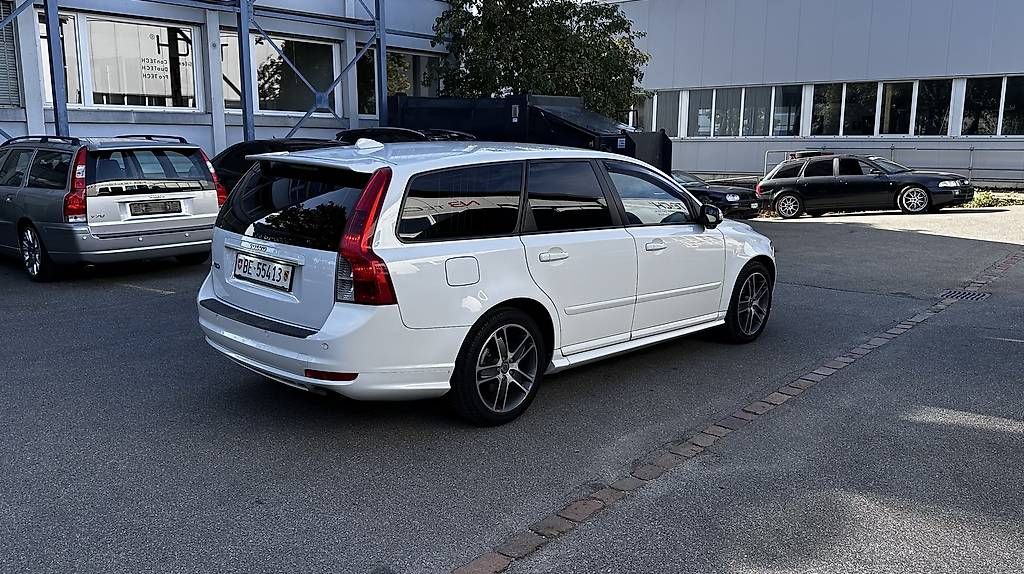 Volvo Autos: Volvo V50 D5 – D'occasion à Ursenbach par flueckigeraedu1 1