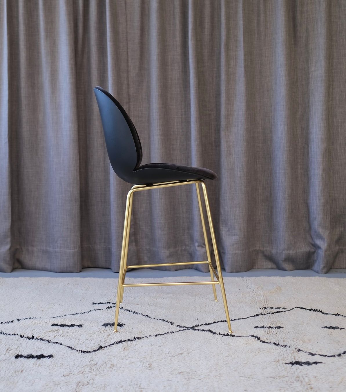Gubi Sedie: Gubi Beetle Bar Chair – Usato da Bern venduto da Zmodern_CON 3