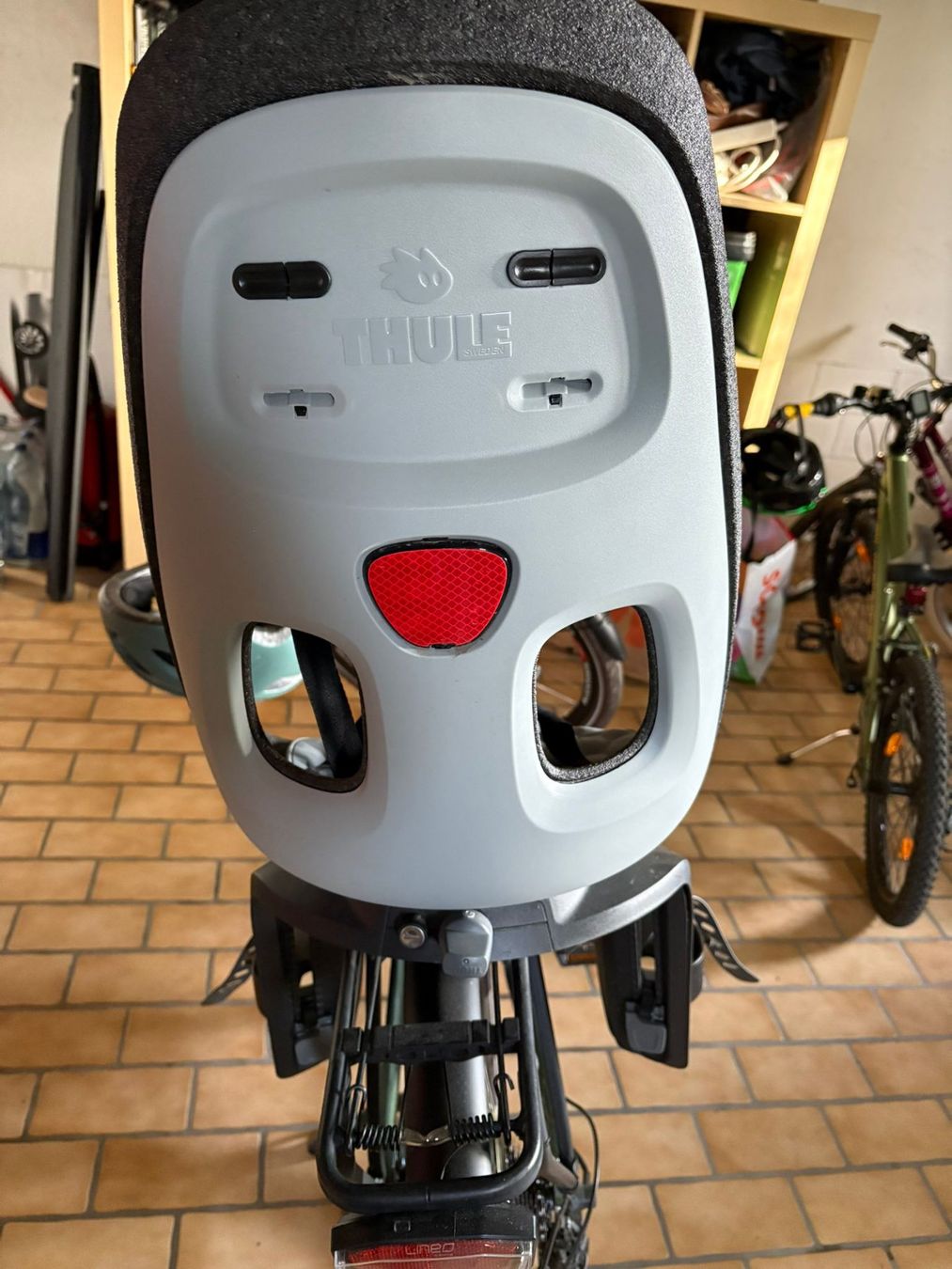 Thule Ersatzteile: Thule Kindersitz - Guter Zustand, abschliessbar – Gebraucht aus Erlen von Xcute 1