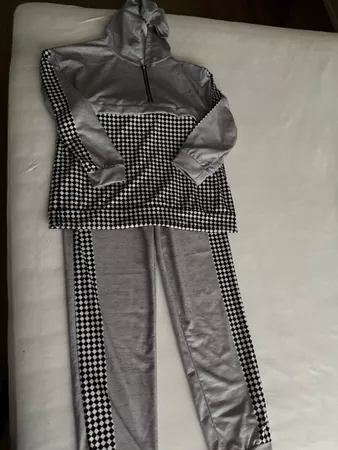 Jogginganzug mit Karo-Muster, Grösse M