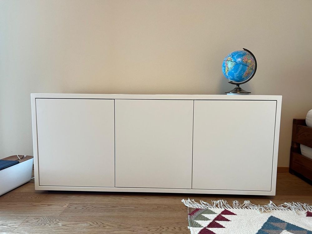 Cassettiere: Sideboard/Kommode, weiss, Schreineranfertigung – Usato da Freienbach venduto da pyramidefujji