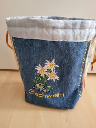 Gschwelltisack