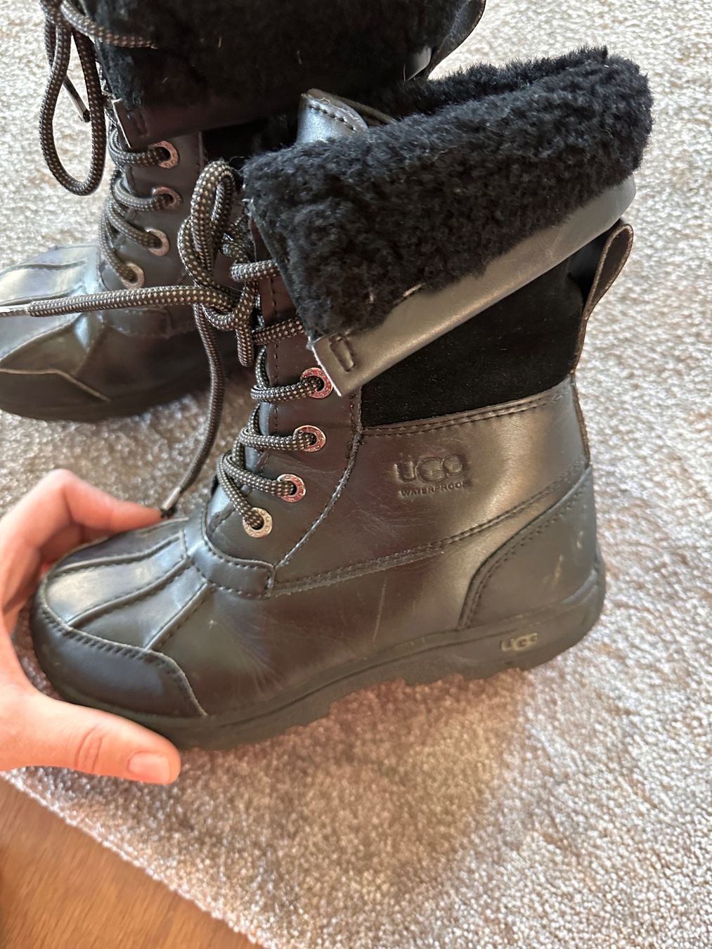 Ugg Scarpe per ragazzi: UGG Winterstiefel Gr.33.5 – Usato da Wollerau venduto da Falou_Sch 3