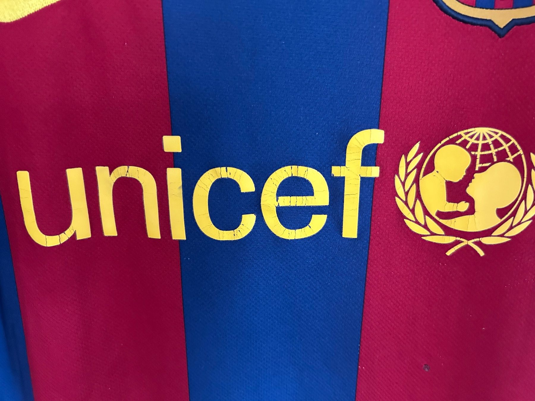 FC Barcelona Canottiere & Pantaloni: Maillot Barcelone 2010 – Usato da Courgenay venduto da mar_w26c 1