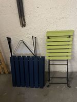 Gartentisch und Gartenstühle