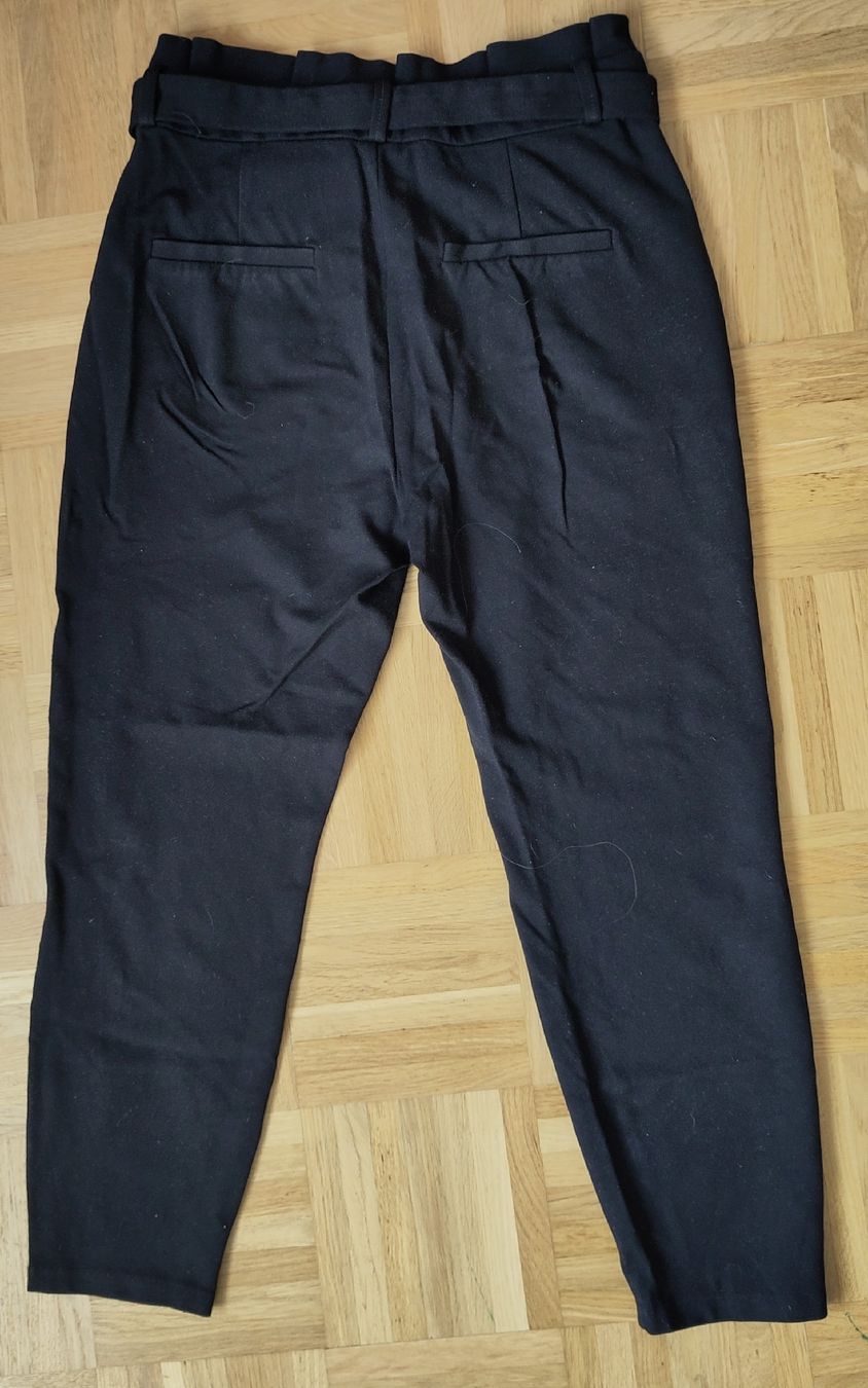 Vero Moda Hosen: Hosen Vero Moda Gr. S, mit Gürtel – Gebraucht aus Bern von icanhearyoursmile 2