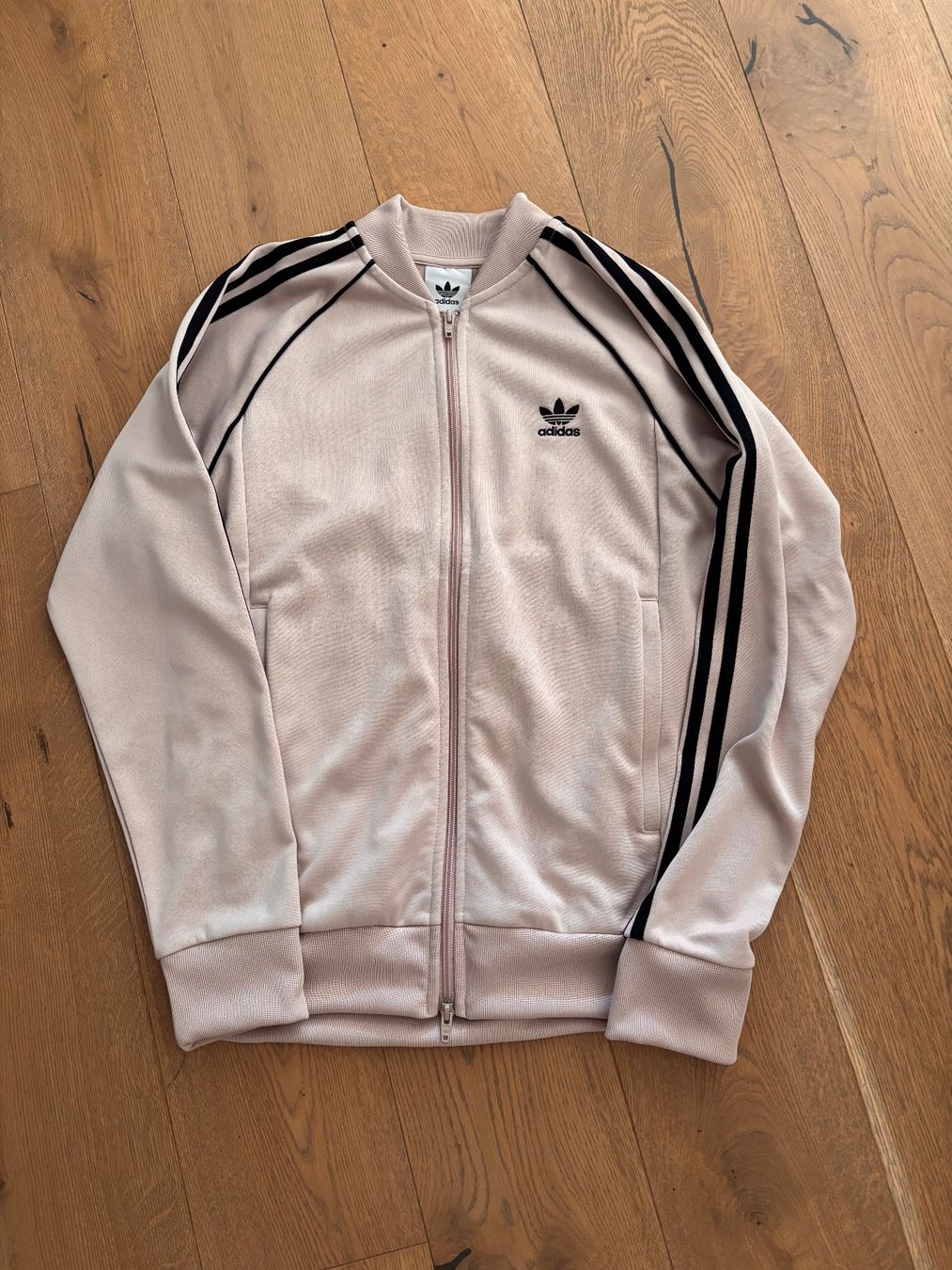 Adidas Vestes: adidas Trackjacke in beige – D'occasion à Trübbach par Nico.Broder