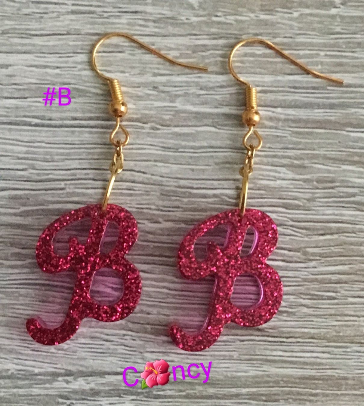 Orecchini pendenti & Orecchini a lobo: Boucle d’oreille en lettre – Nuovo e nell'imballaggio originale da Genève venduto da mir_qfr5 1