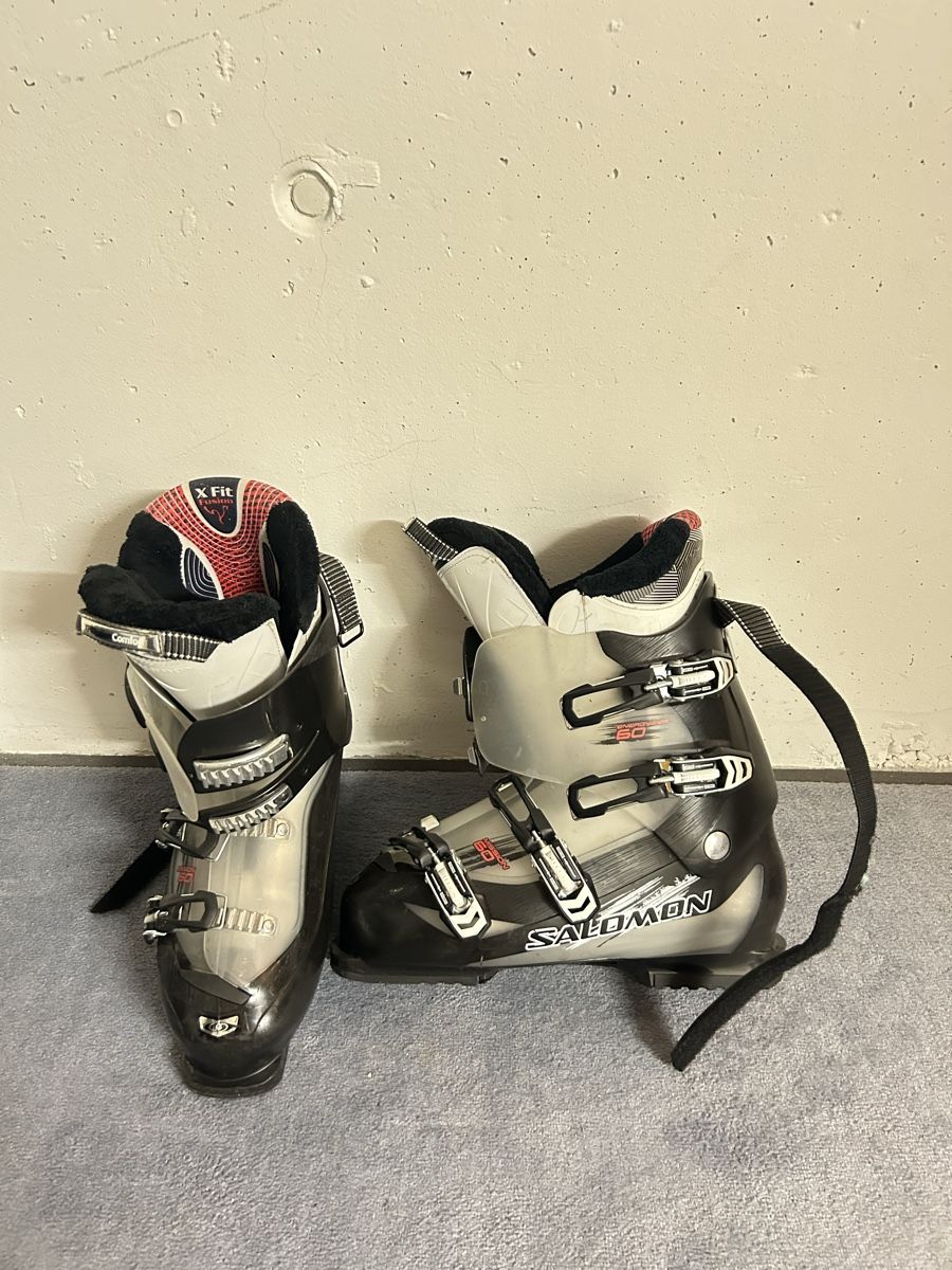 Salomon Scarpe da uomo: Skischuhe Salomon Grösse 45 gebraucht – Usato da Oberrohrdorf venduto da Leste70 1