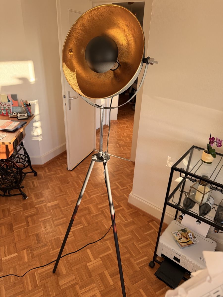 Lampen: Lampe sur pied – Gebraucht aus vevey von inf_m6tq