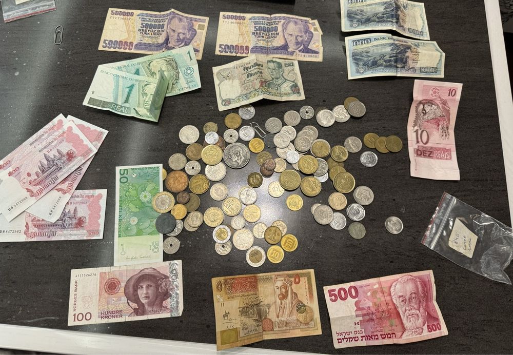 Contexte Des Billets De Banque De Différents Pays Du Monde | Photo Premium
