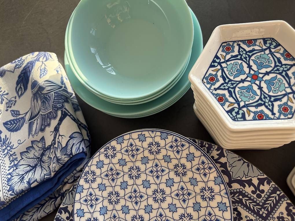 Set di piatti: Grosses Geschirrset 50-teilig – Usato da Thayngen venduto da xelera 2