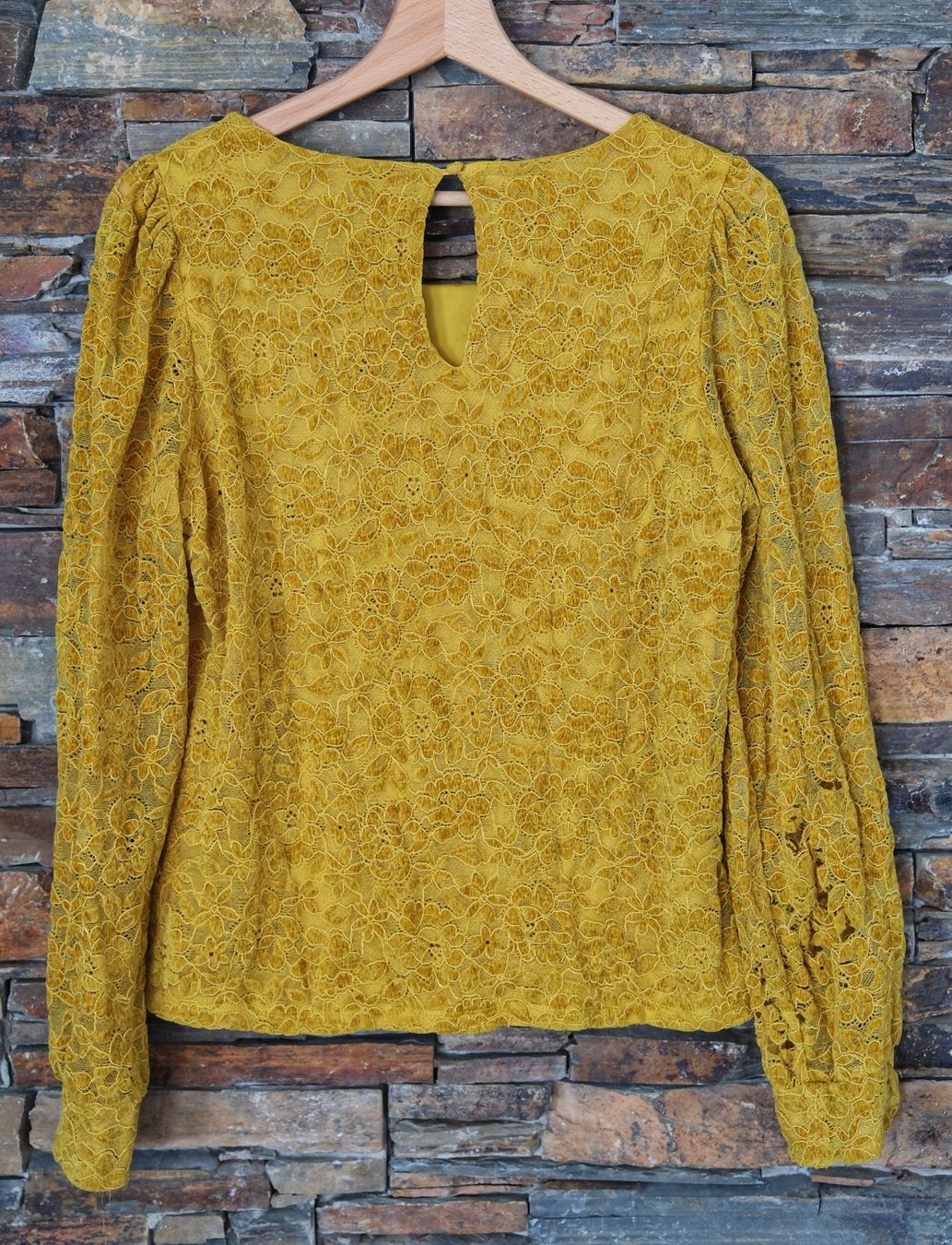Vila Camicette: Bluse Pullover VILA Gr. M gelb – Difettoso da Wohlen AG venduto da Exitburn 1