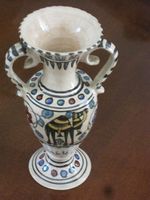 HENKELVASE, HANDARBEIT TN74 ( bräunlich !)