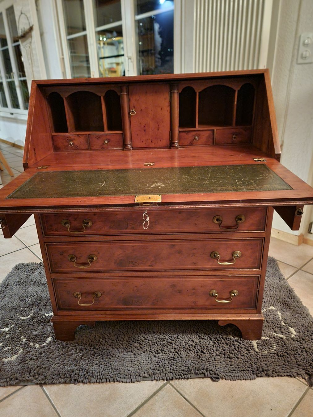 Cassettiere: seltene alte Schreibkommode in Eibe – Usato da Schaffhausen venduto da Eibenholz 3