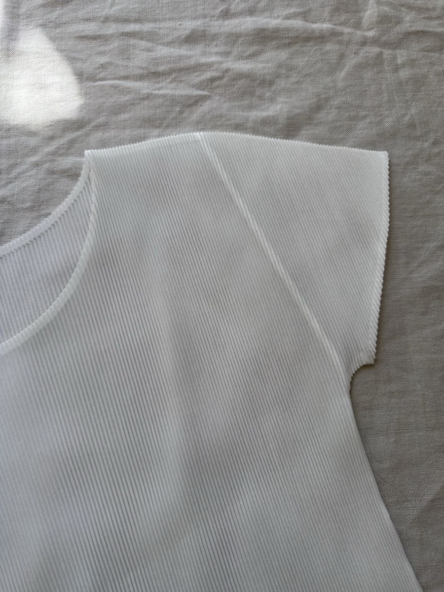 Issey Miyake Top: PLEATS PLEASE Issey Miyake Top – Nuovo (secondo la descrizione) da Gandria venduto da dada88_ 2