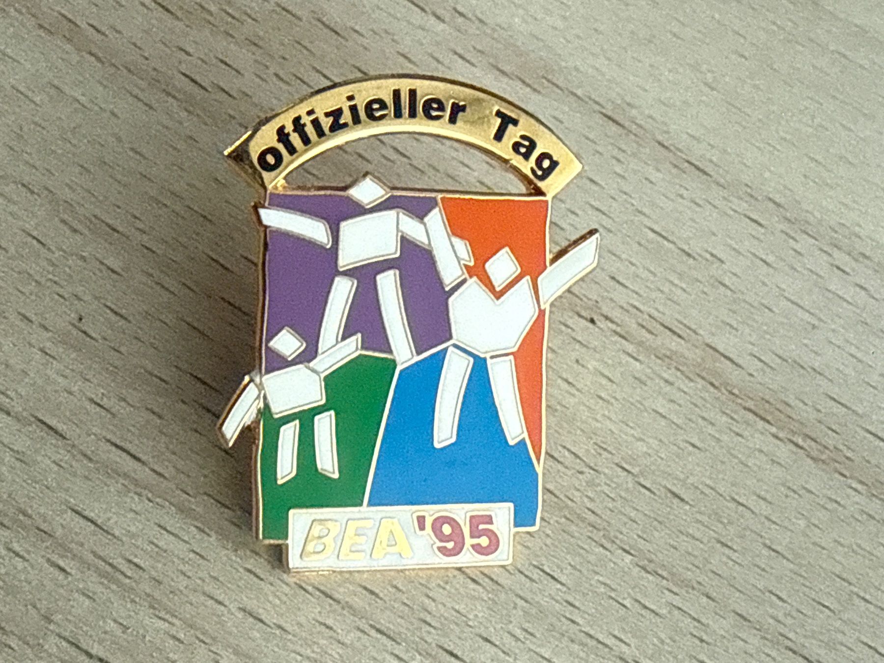 Placchette & Badge: Pin BEA '95 Offizieller Tag – Usato da Glattbrugg venduto da Schweigmatt