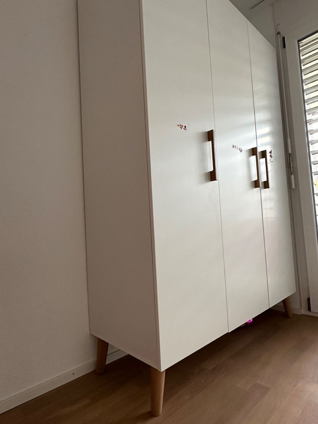 Armadi: Neuwertiger Kleider-Schrank – Nuovo (secondo la descrizione) da Tagelswangen venduto da smartbird 1