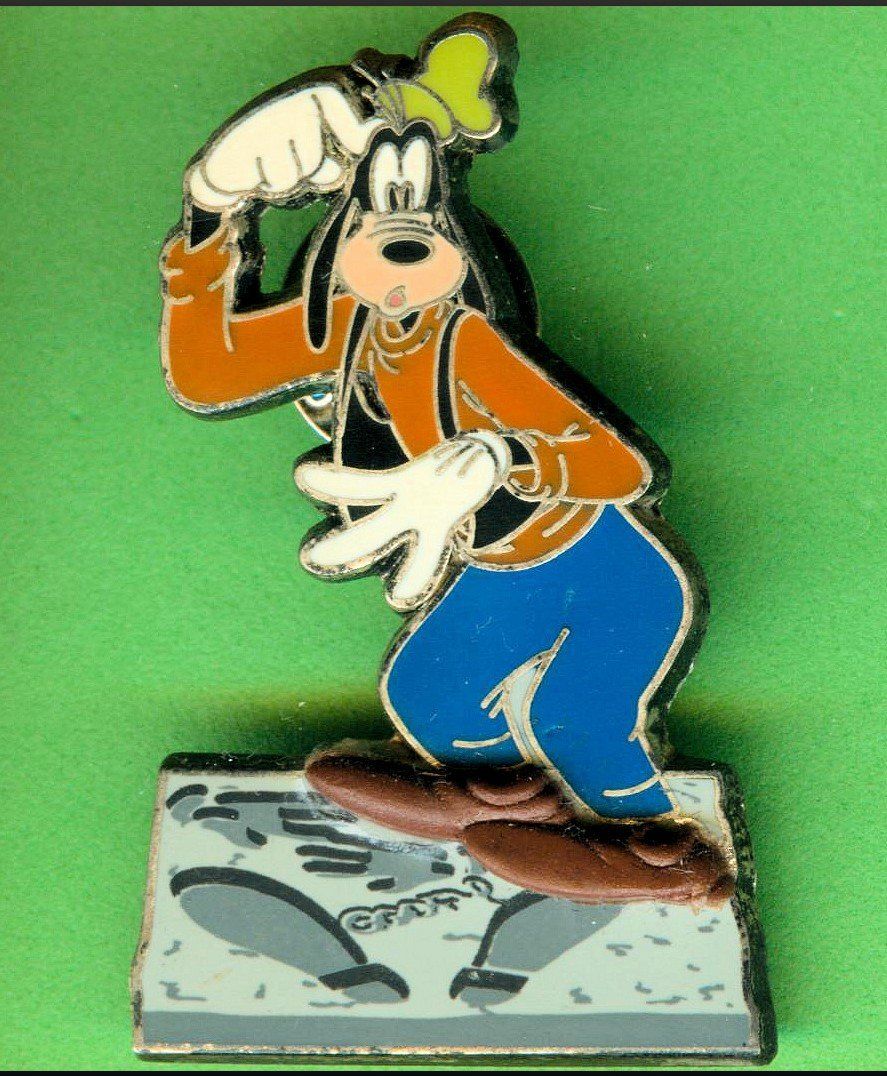 Disney Placchette & Badge: DISNEY  Hollywood  GOOFY – Usato da Winterthur venduto da Sammleroase