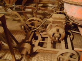 Ancien moteur électrique.
