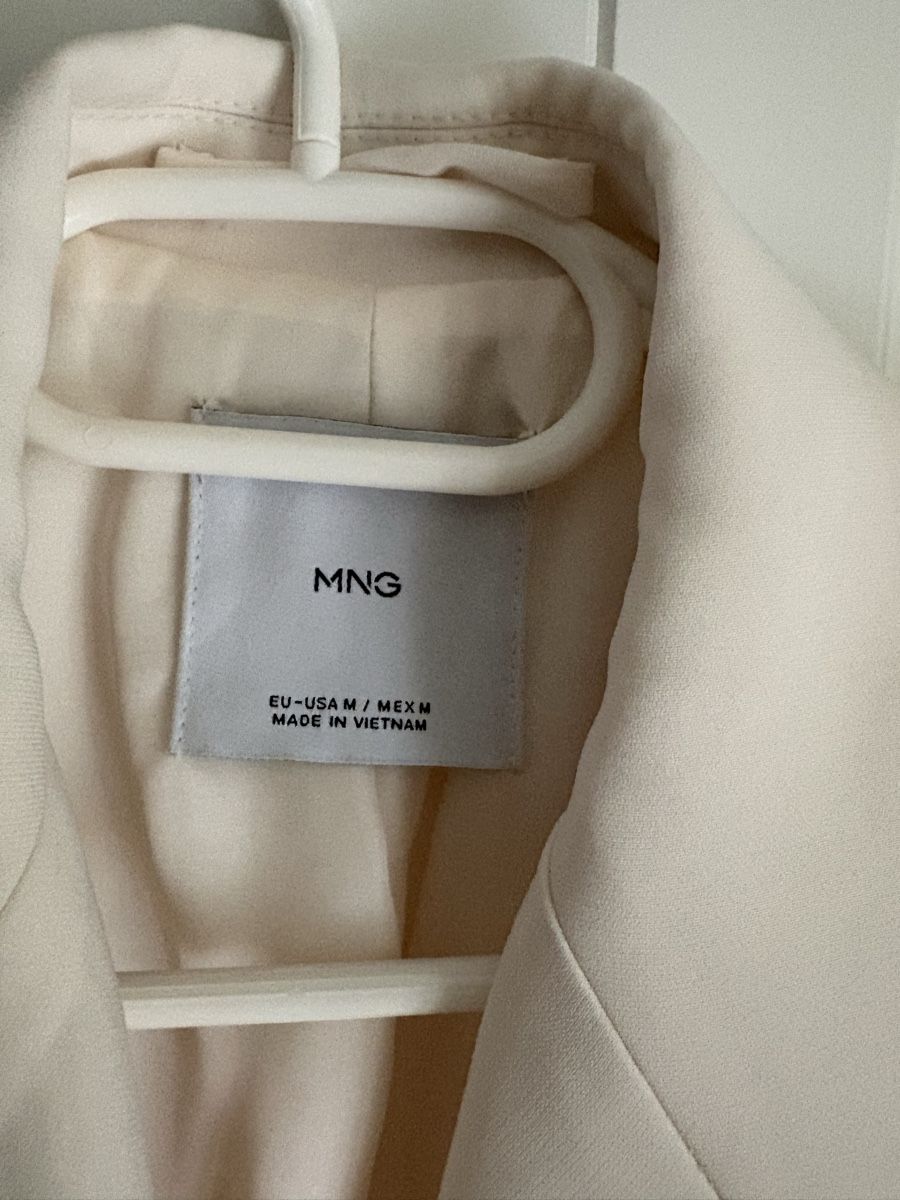 Mango Jacken: Damen Blazer MNG creme Grösse M einmal getragen – Gebraucht aus Zofingen von MeAnLi 1