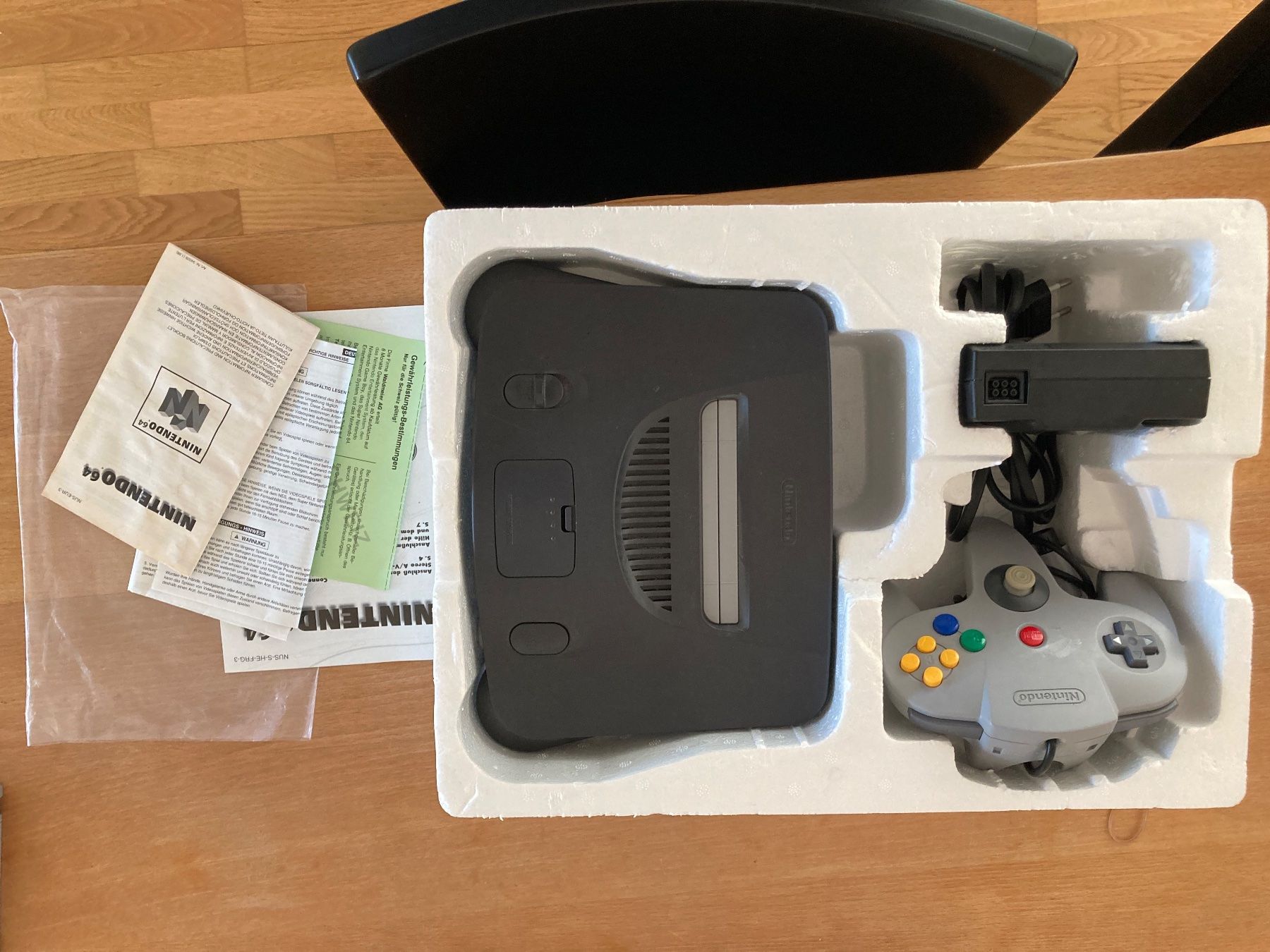 Nintendo Consoles: Nintendo 64 -4 games - 3 controller – D'occasion à St. Gallen par Parrotb 8