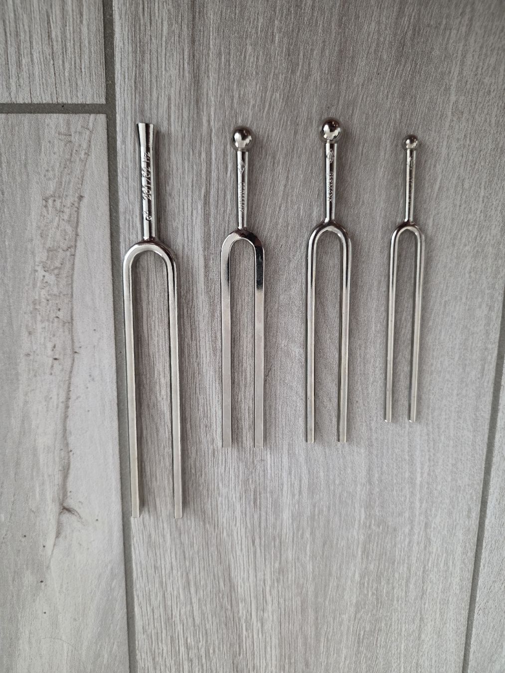 Instruments de musique: 4 Stimmgabeln Germany Metall  – D'occasion à Dorf par Echo_Elements 1